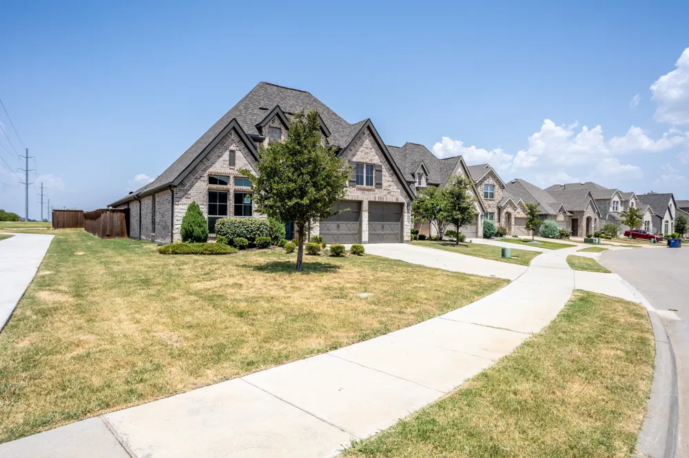 340 Moonvine Drive Little Elm, TX 75068