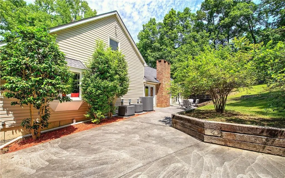 224 Shadowood Drive SE Calhoun, GA 30701