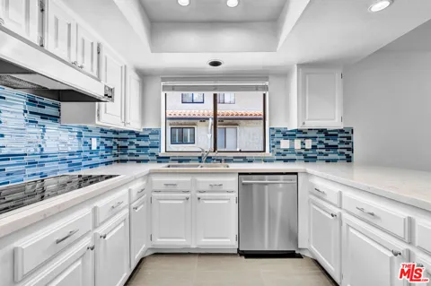 1492 Palisades Drive