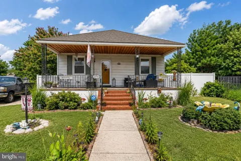 2710 GRAY MANOR COURT