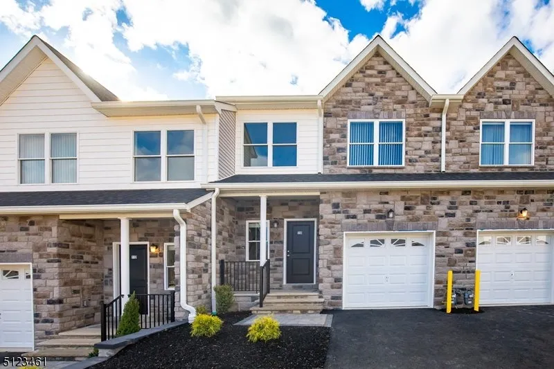 49 Arlene Ct Parsippany-Troy Hills, NJ 07950