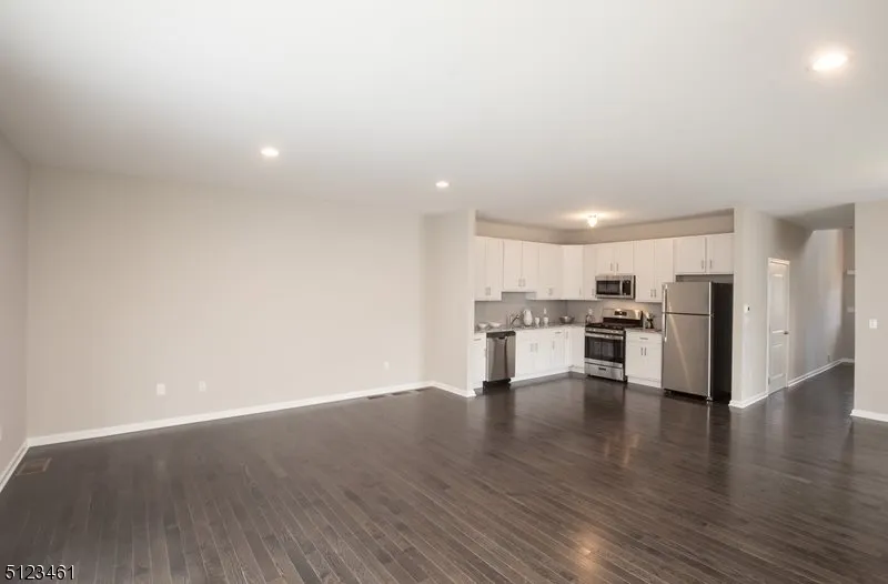49 Arlene Ct Parsippany-Troy Hills, NJ 07950