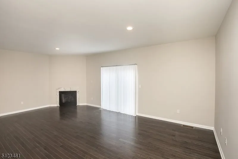 49 Arlene Ct Parsippany-Troy Hills, NJ 07950