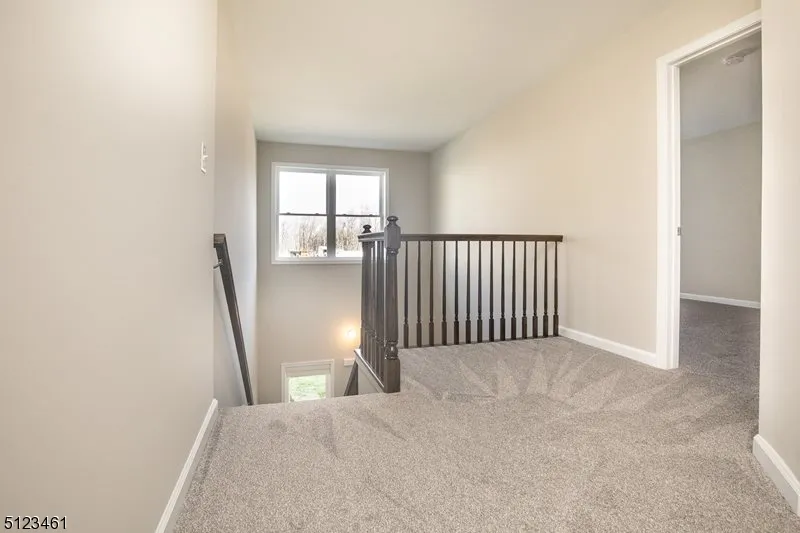 49 Arlene Ct Parsippany-Troy Hills, NJ 07950