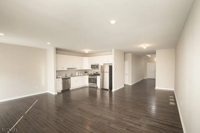 49 Arlene Ct Parsippany-Troy Hills, NJ 07950