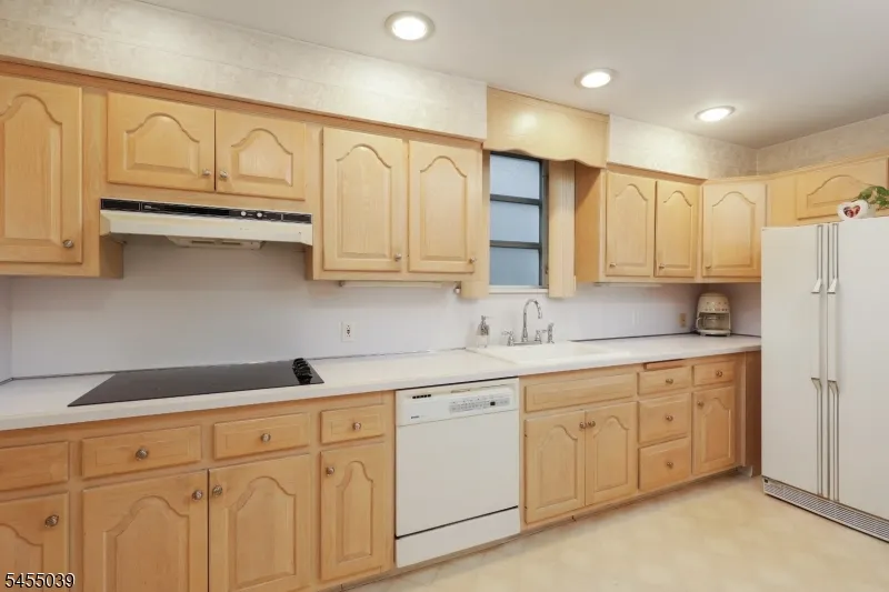 911 W Henry St Linden City, NJ 07036
