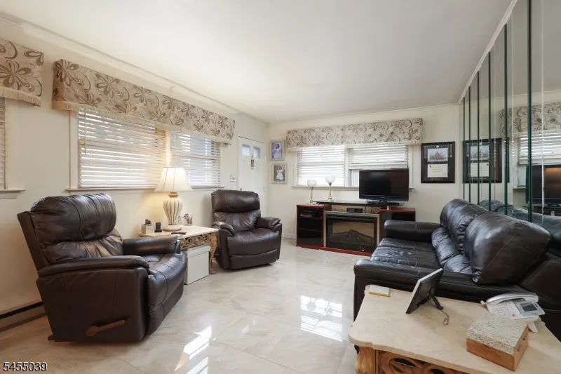 911 W Henry St Linden City, NJ 07036