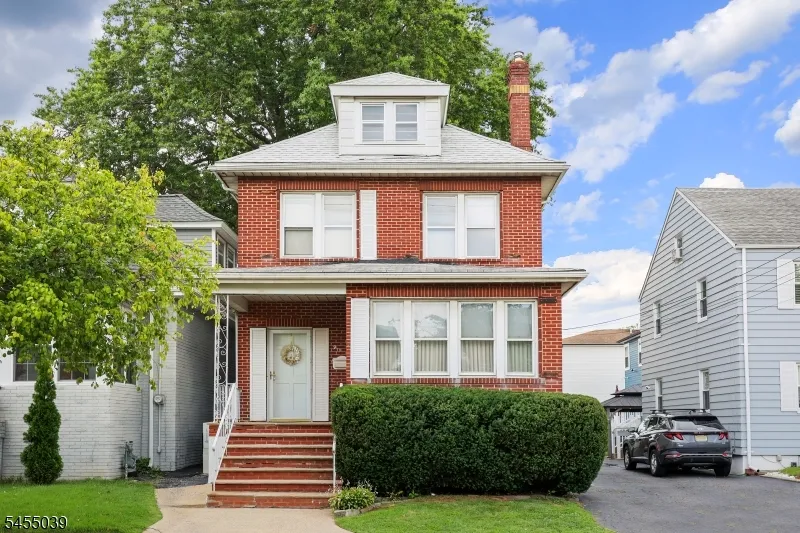 911 W Henry St Linden City, NJ 07036
