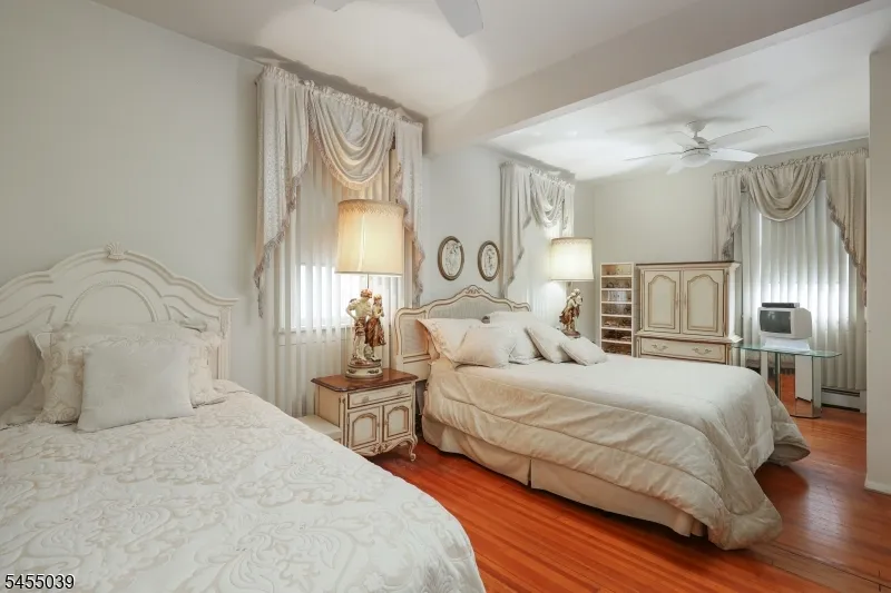 911 W Henry St Linden City, NJ 07036