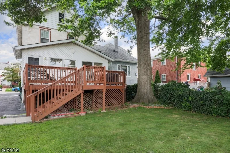 911 W Henry St Linden City, NJ 07036
