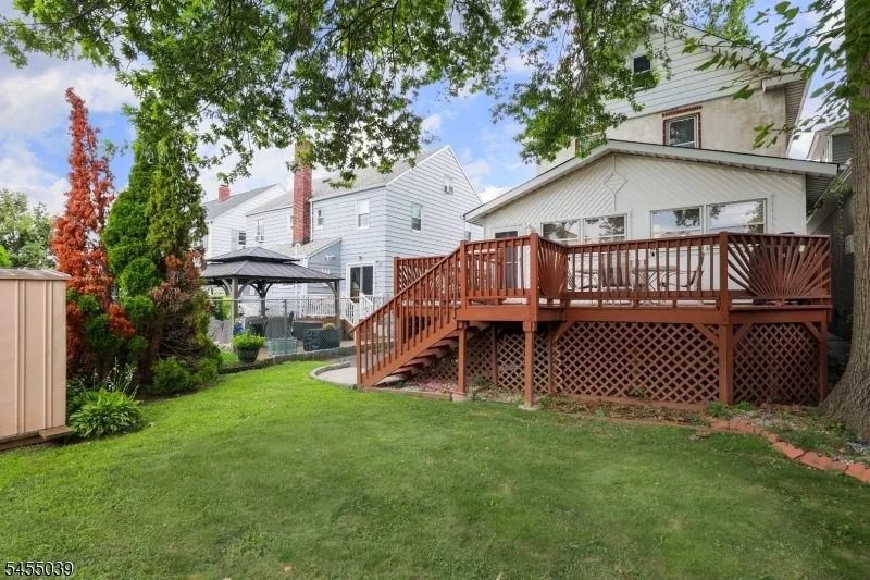 911 W Henry St Linden City, NJ 07036