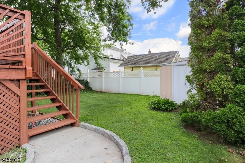 911 W Henry St Linden City, NJ 07036