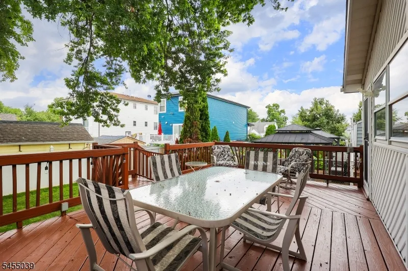 911 W Henry St Linden City, NJ 07036