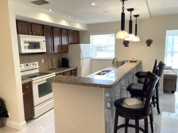1315 HIGH POINT WAY SE #B Delray Beach, FL 33445