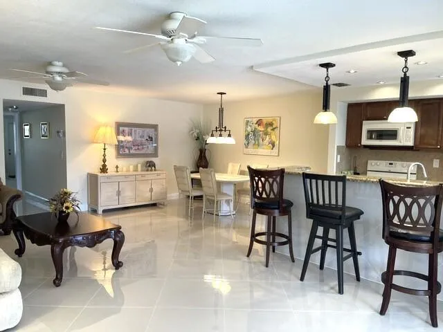 1315 HIGH POINT WAY SE #B Delray Beach, FL 33445