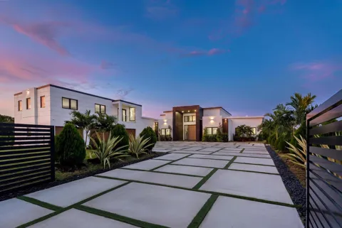 17301 SW 52nd Court