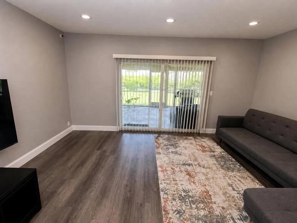 7975 NW 8TH STREET Margate, FL 33063