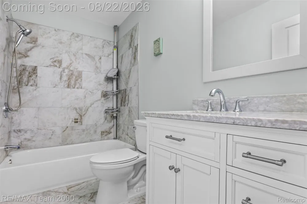 44001 S Umberland Circle Canton Charter Township, MI 48187