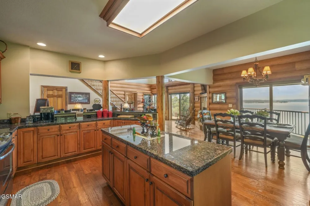 1154 Stoneway Court White Pine, TN 37890