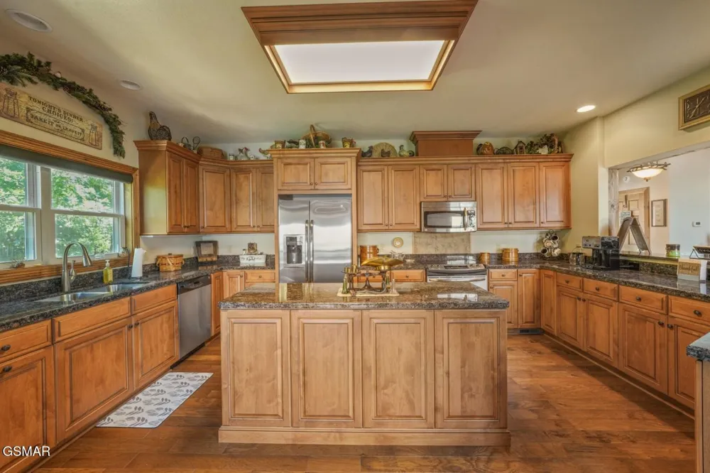 1154 Stoneway Court White Pine, TN 37890