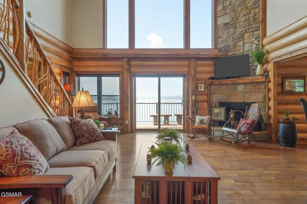1154 Stoneway Court White Pine, TN 37890