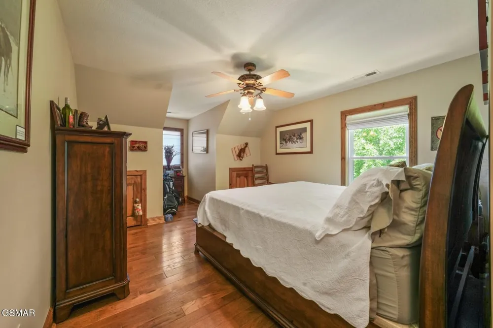 1154 Stoneway Court White Pine, TN 37890