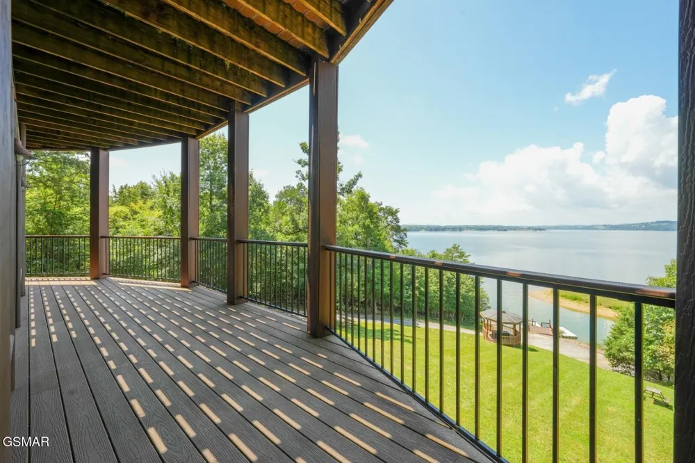 1154 Stoneway Court White Pine, TN 37890