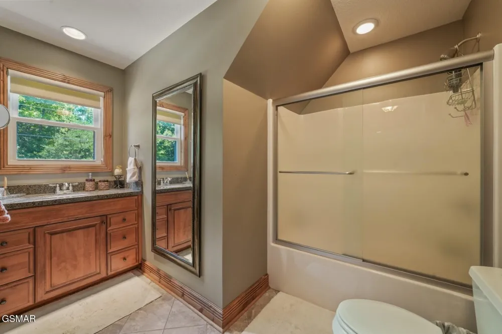 1154 Stoneway Court White Pine, TN 37890
