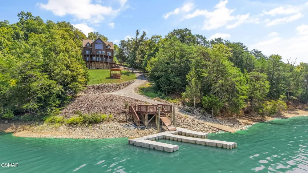 1154 Stoneway Court White Pine, TN 37890