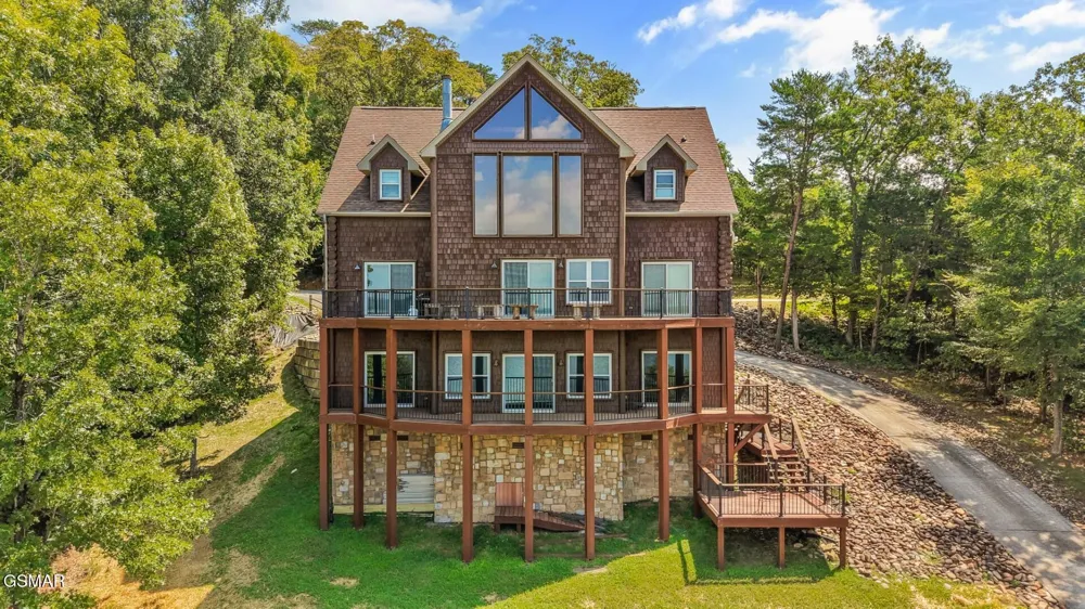 1154 Stoneway Court White Pine, TN 37890