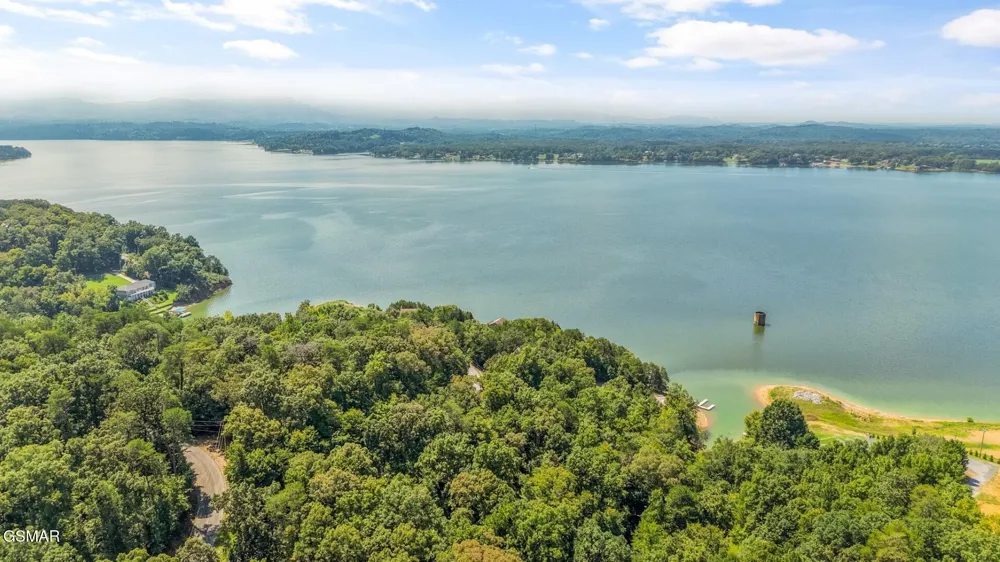 1154 Stoneway Court White Pine, TN 37890