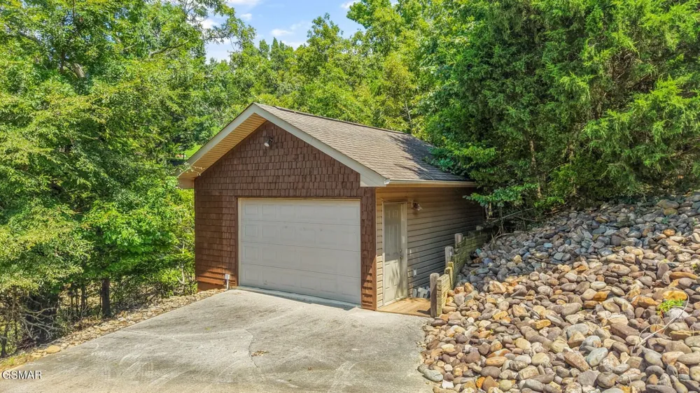 1154 Stoneway Court White Pine, TN 37890