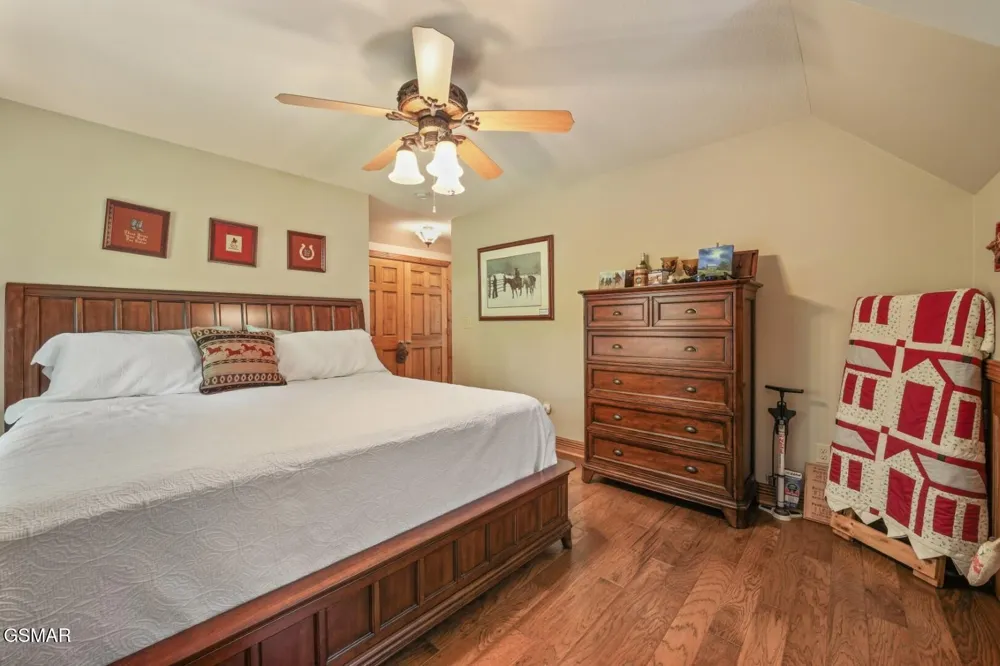 1154 Stoneway Court White Pine, TN 37890