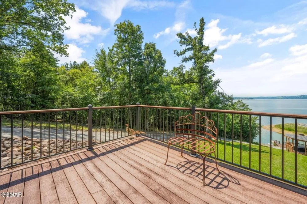 1154 Stoneway Court White Pine, TN 37890