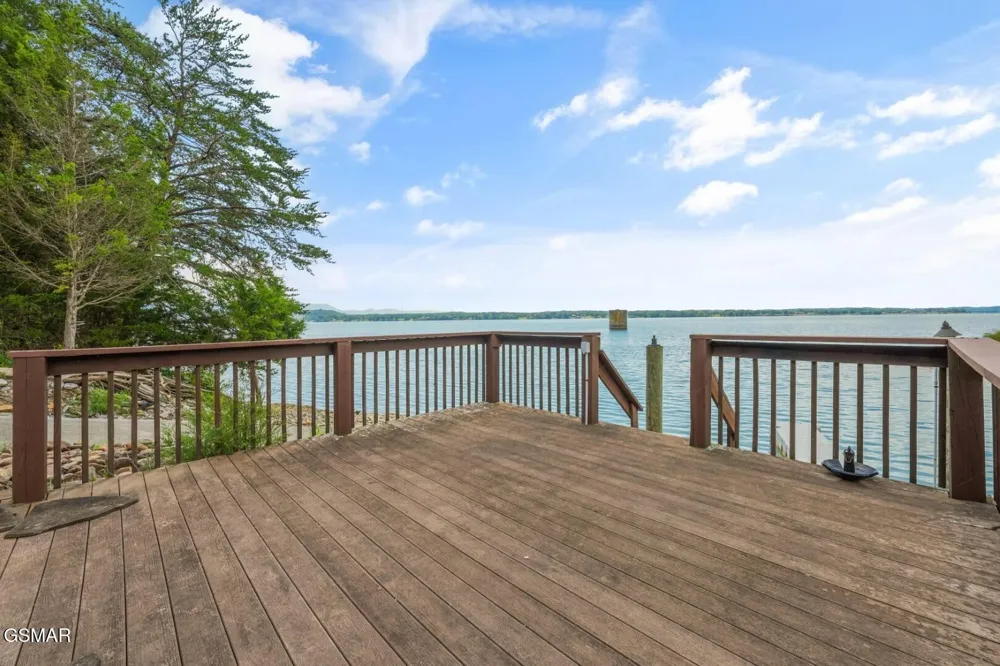 1154 Stoneway Court White Pine, TN 37890