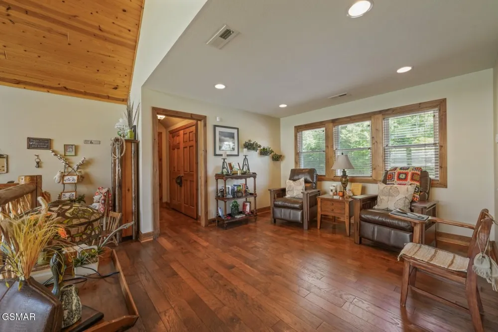 1154 Stoneway Court White Pine, TN 37890