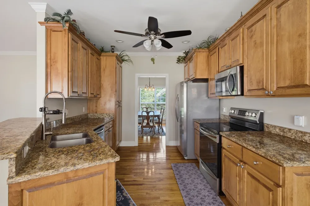 1046 Island Brook Dr Hendersonville, TN 37075