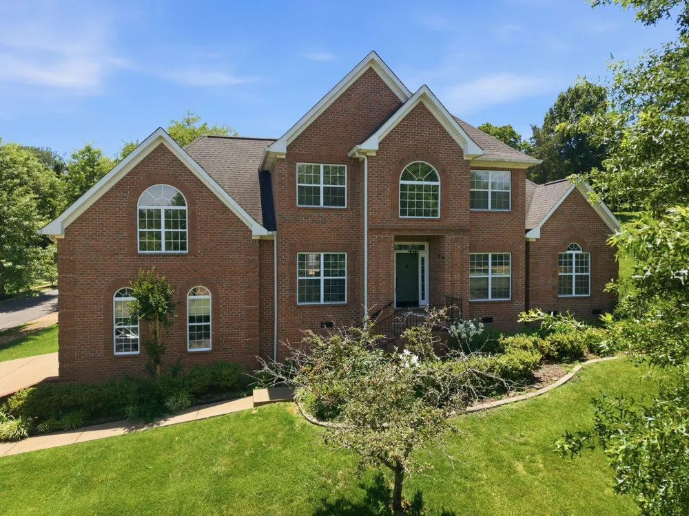 1046 Island Brook Dr Hendersonville, TN 37075