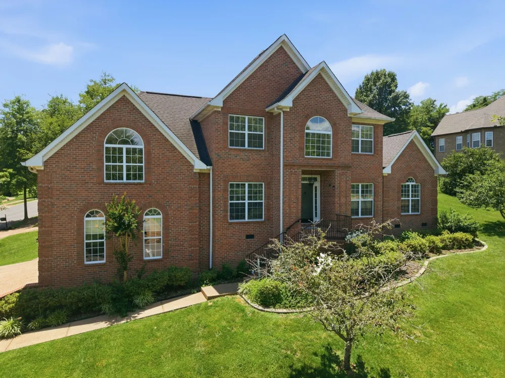 1046 Island Brook Dr Hendersonville, TN 37075