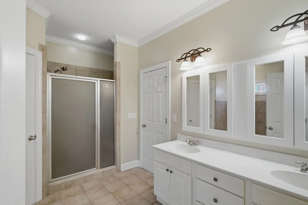 1046 Island Brook Dr Hendersonville, TN 37075