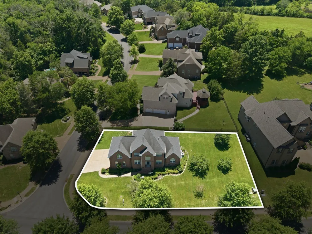 1046 Island Brook Dr Hendersonville, TN 37075
