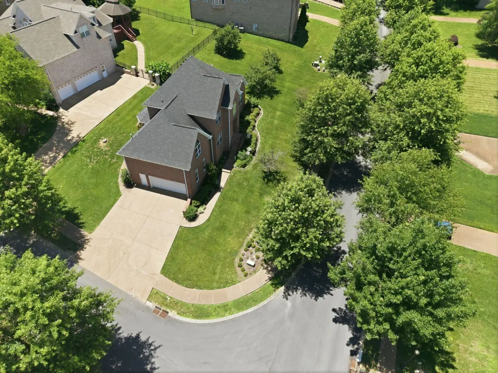 1046 Island Brook Dr Hendersonville, TN 37075