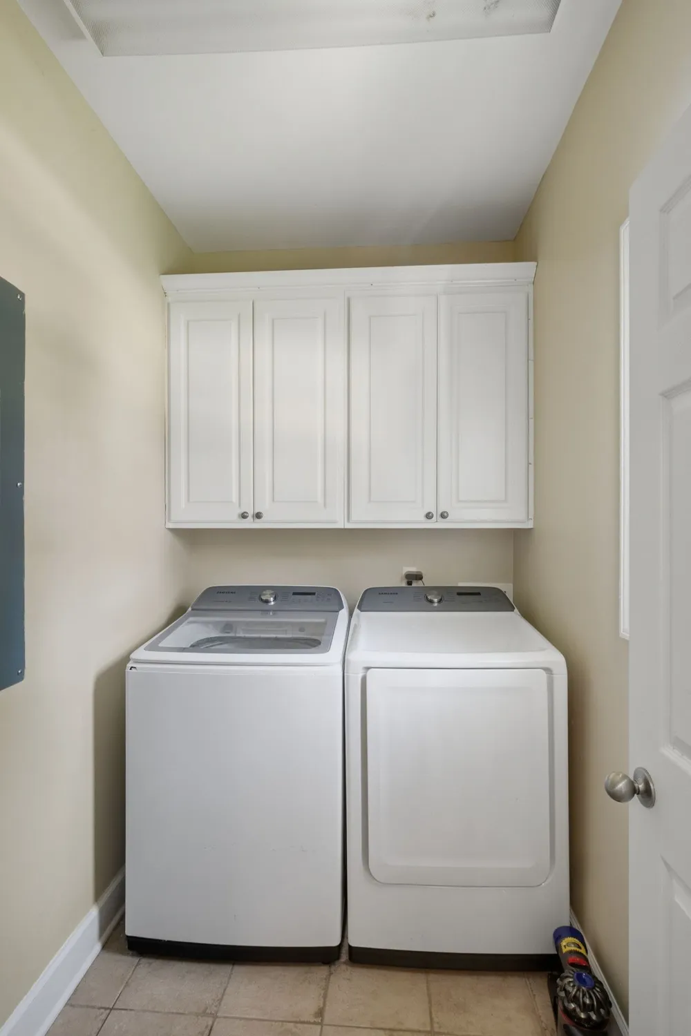 1046 Island Brook Dr Hendersonville, TN 37075