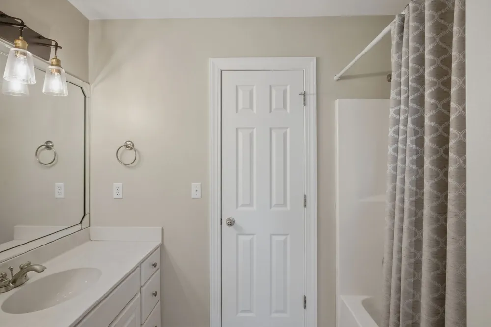 1046 Island Brook Dr Hendersonville, TN 37075