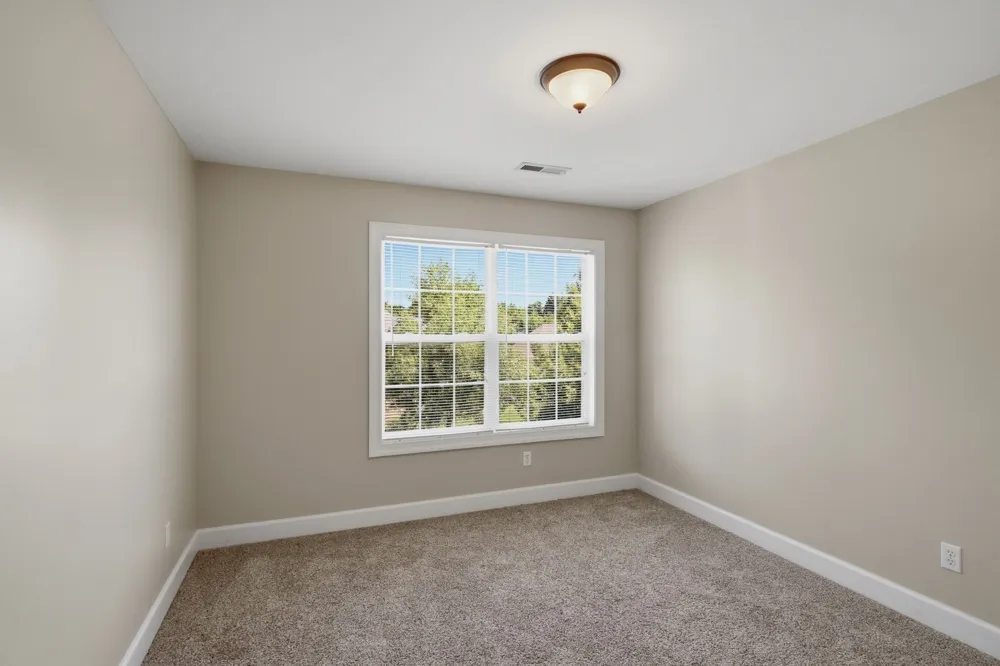 1046 Island Brook Dr Hendersonville, TN 37075