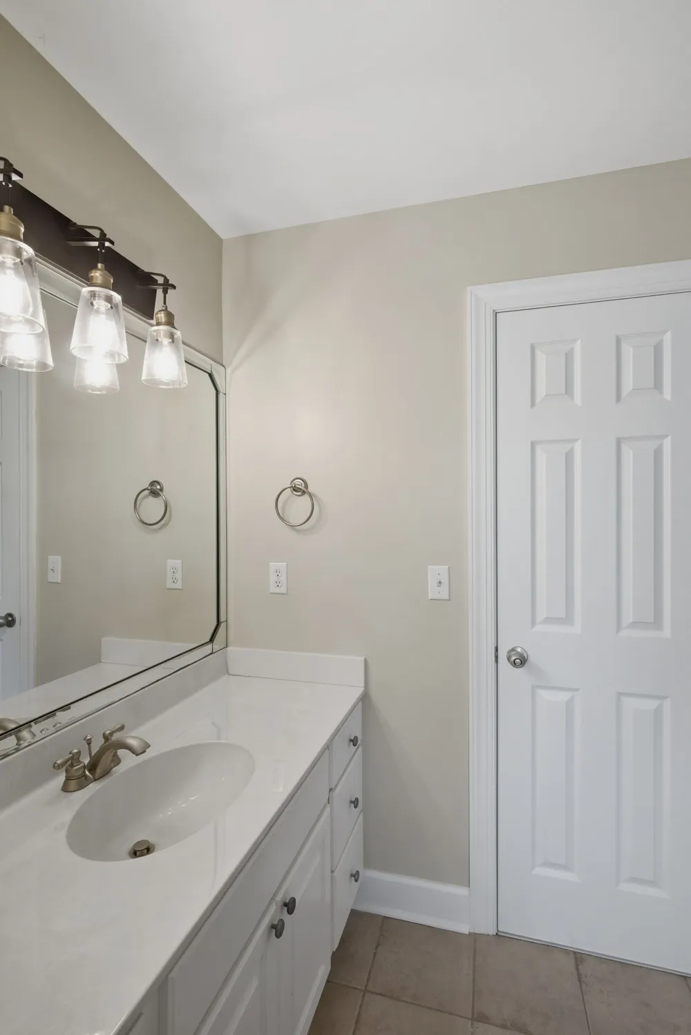 1046 Island Brook Dr Hendersonville, TN 37075