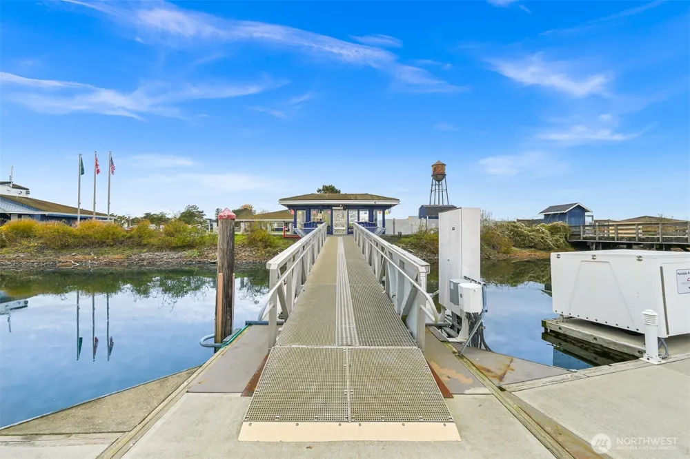 5422 Lasiandra Blaine, WA 98230