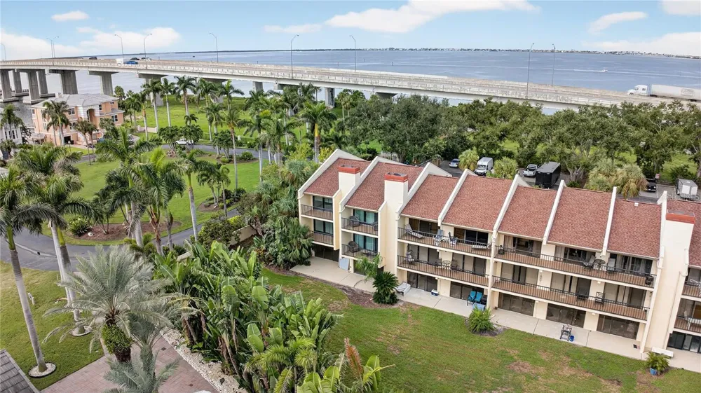 7550 SUNSHINE SKYWAY LANE S #P12 St Petersburg, FL 33711