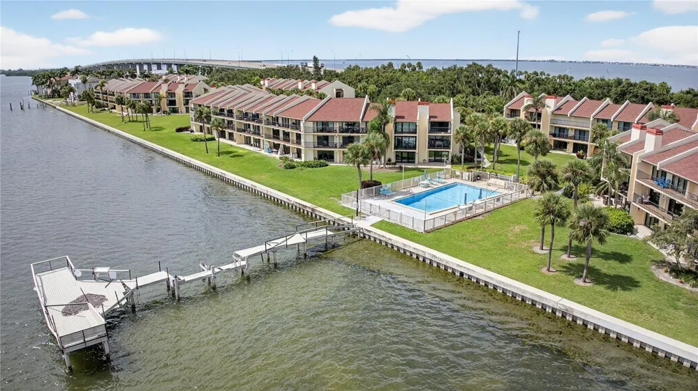 7550 SUNSHINE SKYWAY LANE S #P12 St Petersburg, FL 33711