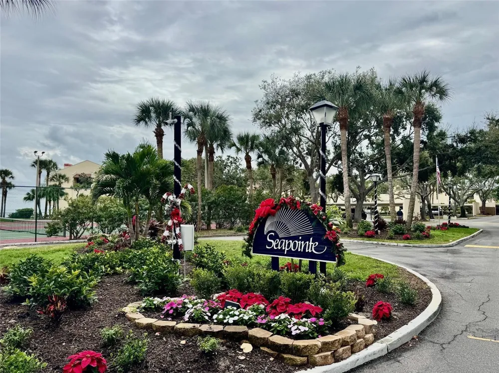 7550 SUNSHINE SKYWAY LANE S #P12 St Petersburg, FL 33711